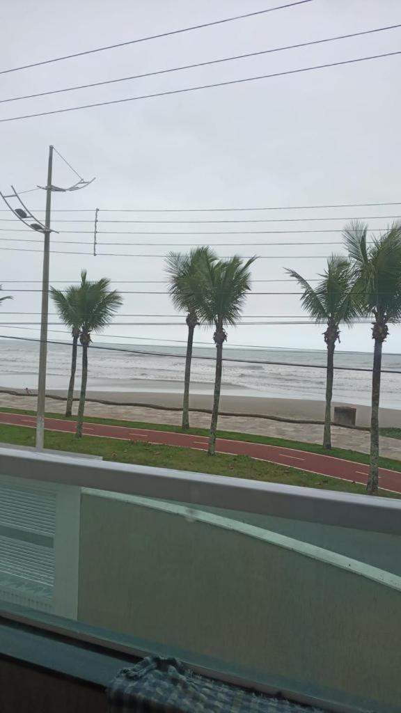 Casa Condomínio FRENTE PARA O MAR