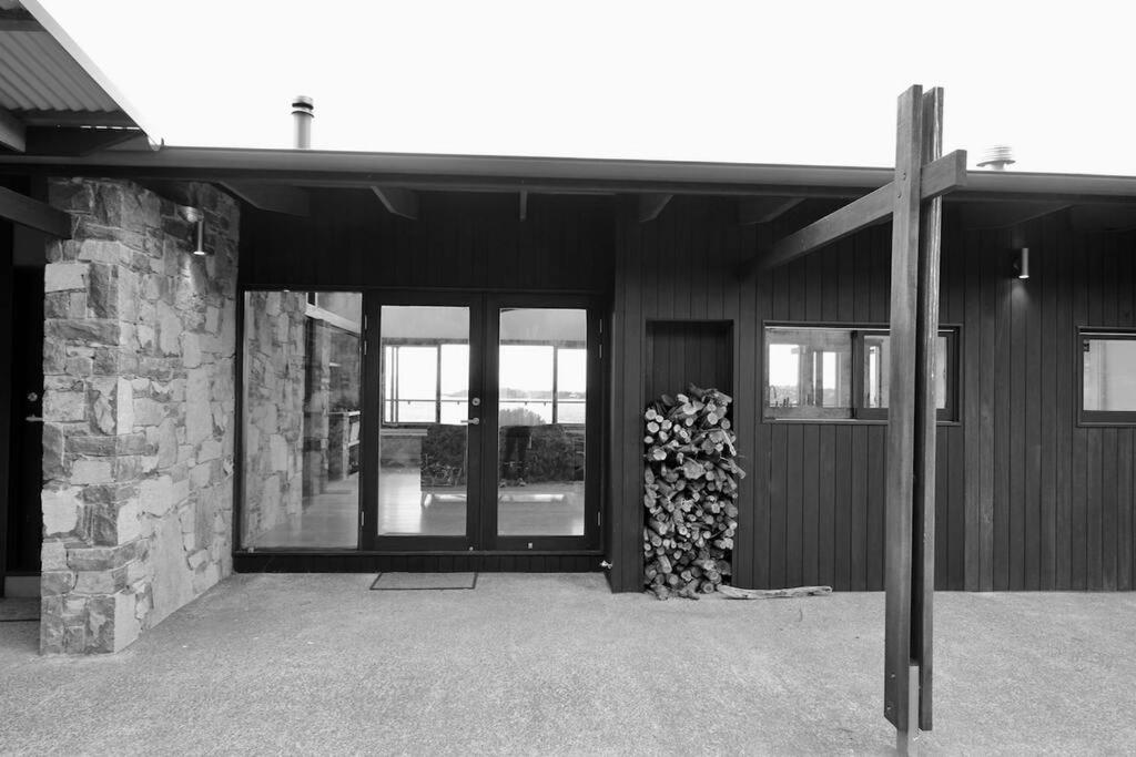 Eco Waterfront Seclusion - Carlton Bluff House