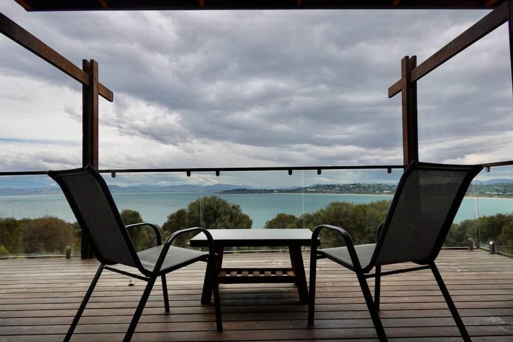Eco Waterfront Seclusion - Carlton Bluff House