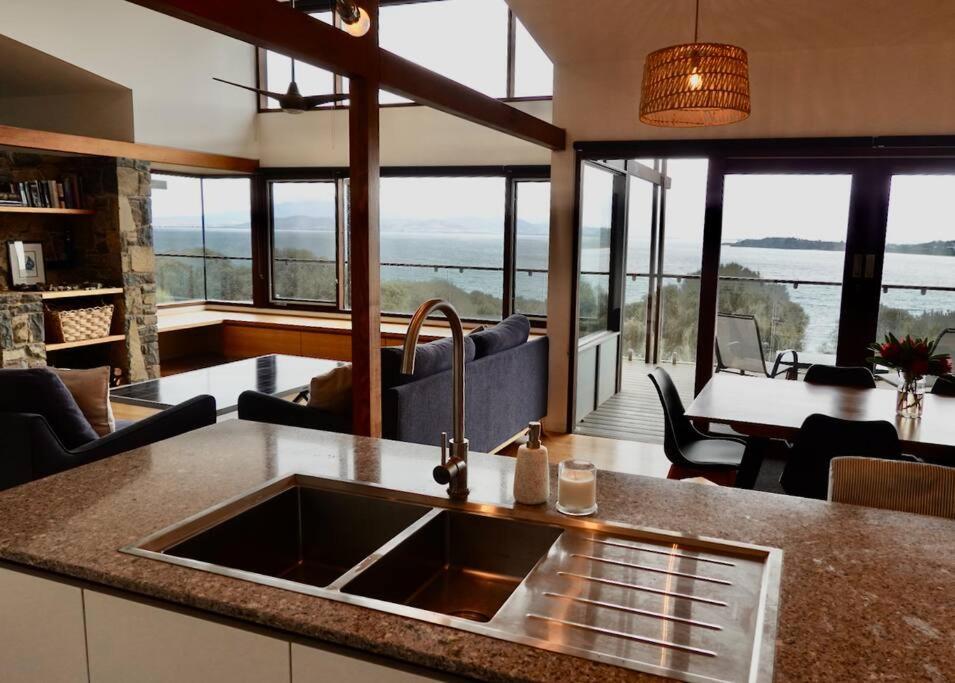 Eco Waterfront Seclusion - Carlton Bluff House
