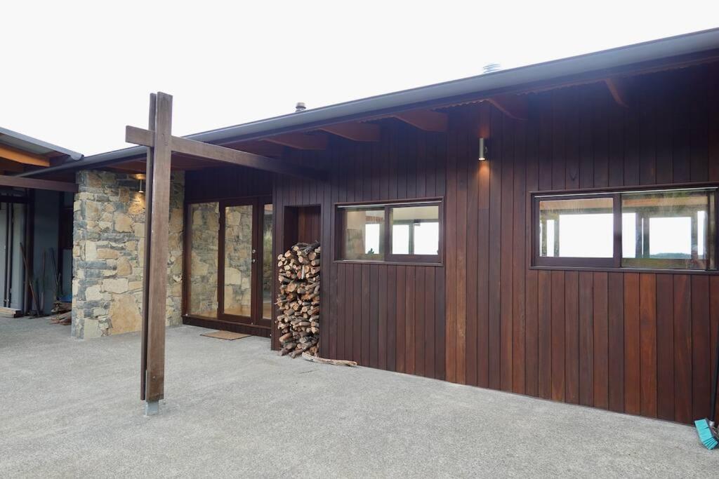 Eco Waterfront Seclusion - Carlton Bluff House