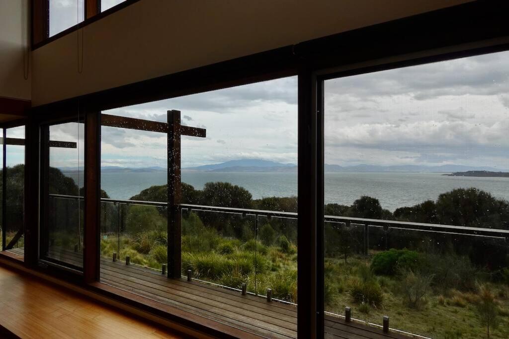 Eco Waterfront Seclusion - Carlton Bluff House