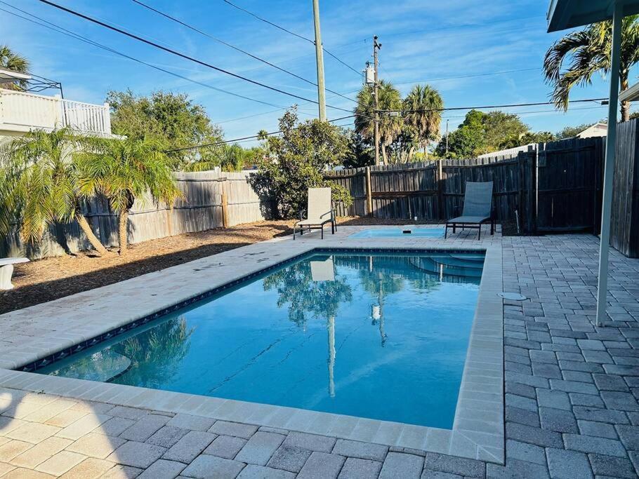 Walk To Clearwater BeachHot TubPool
