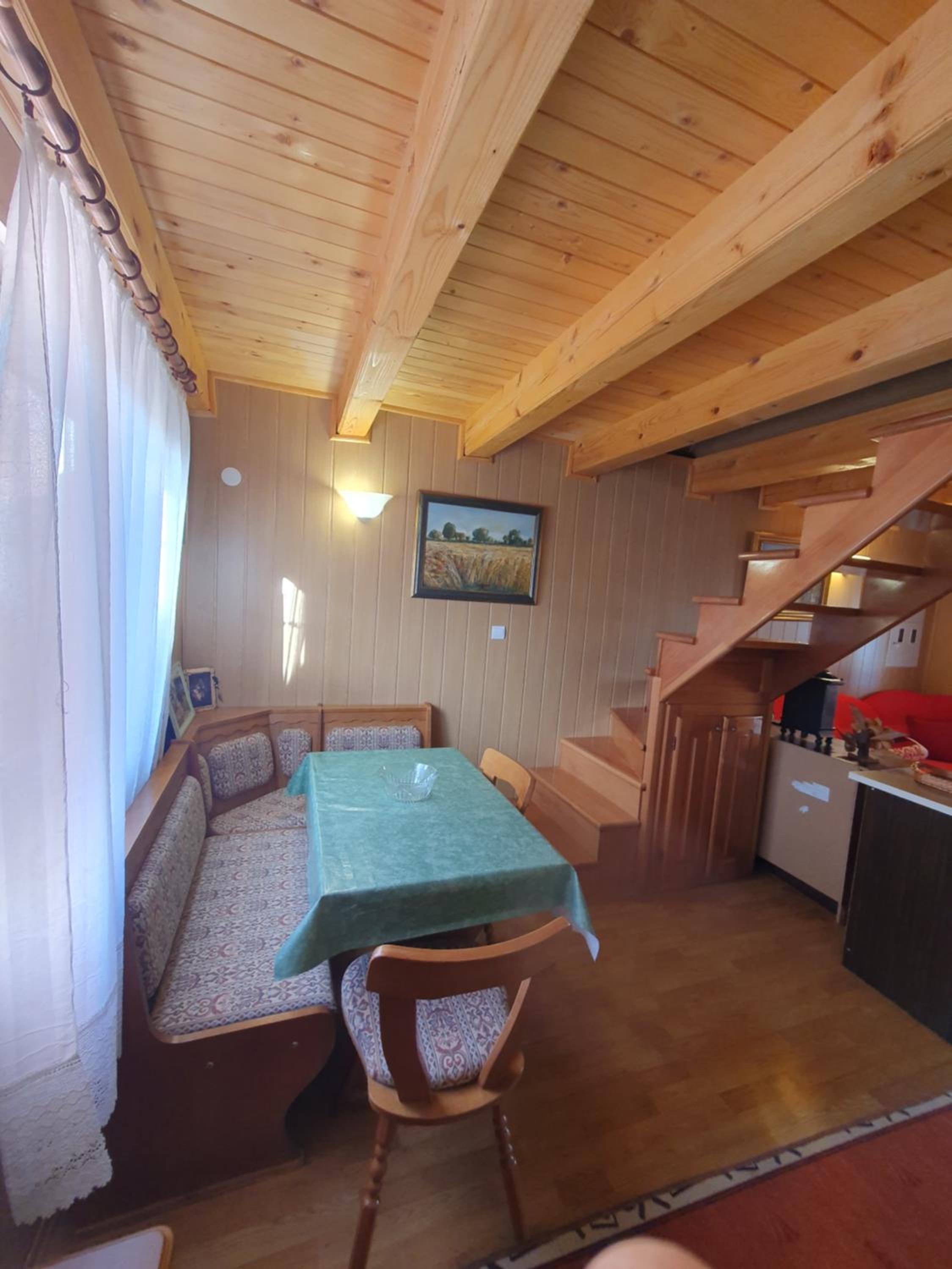 Chalet LENA & One Bedroom Apartment Lena