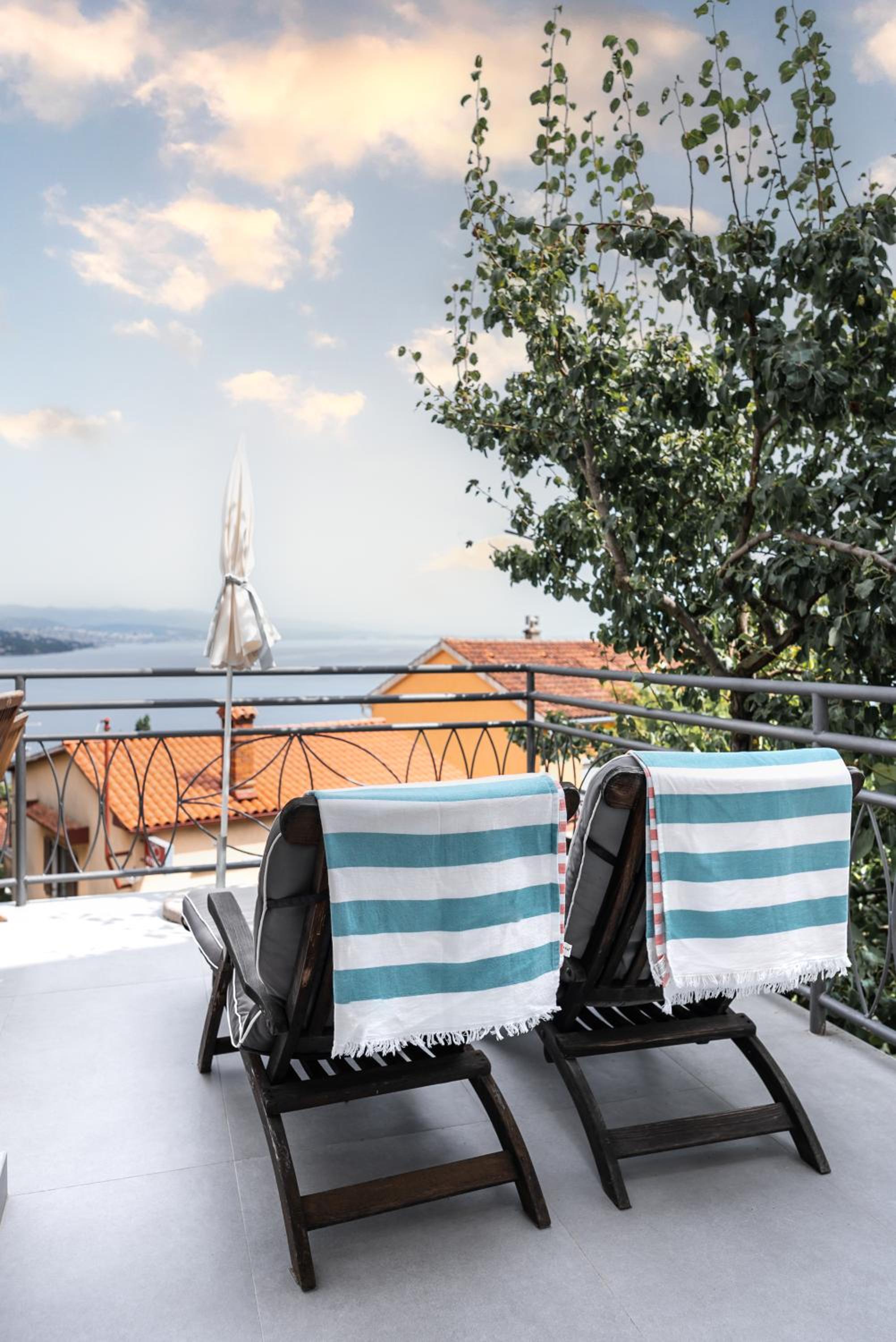 New cosy apartments with private parking view 5
