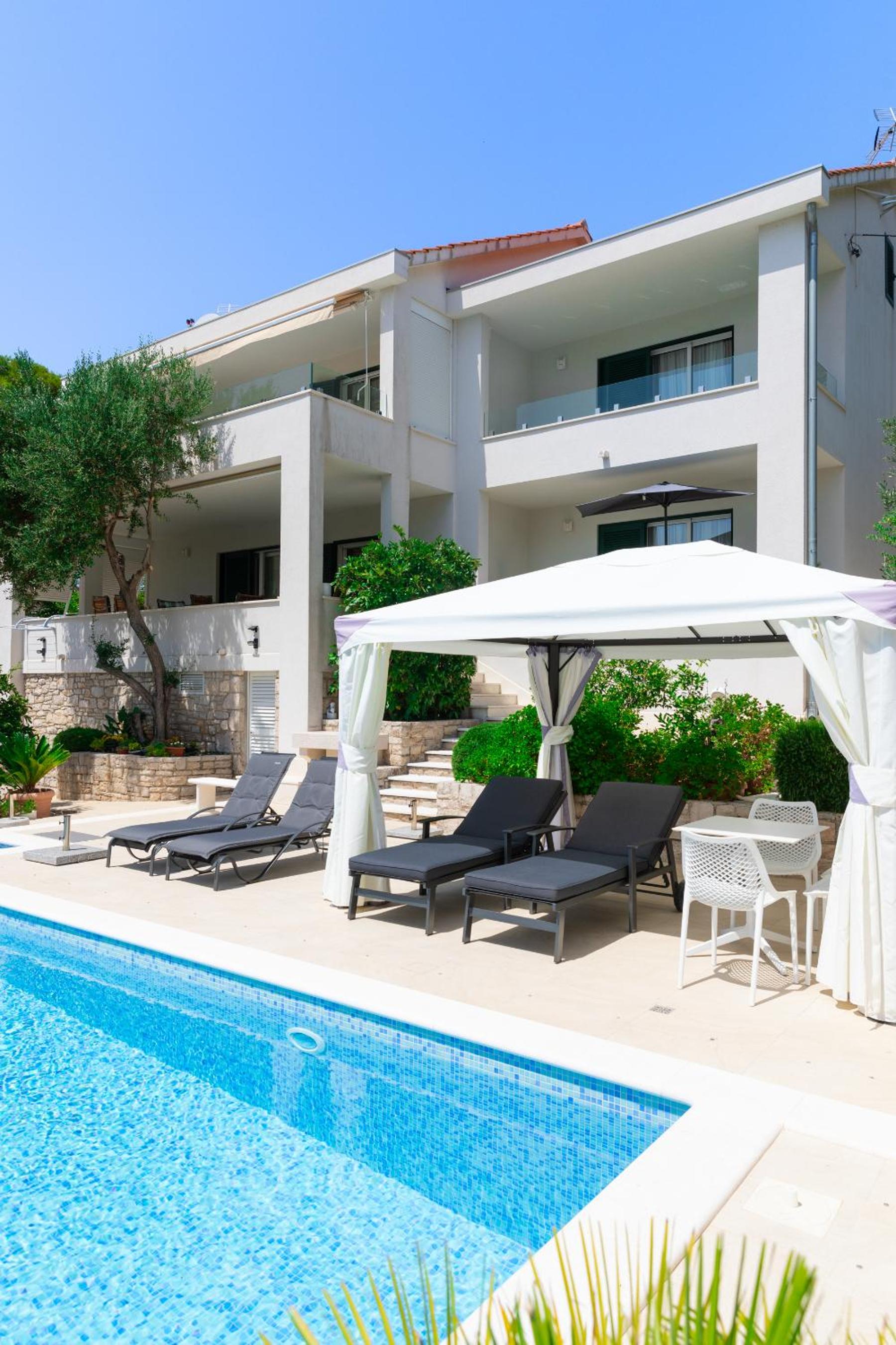 APARTMANI MARIS
