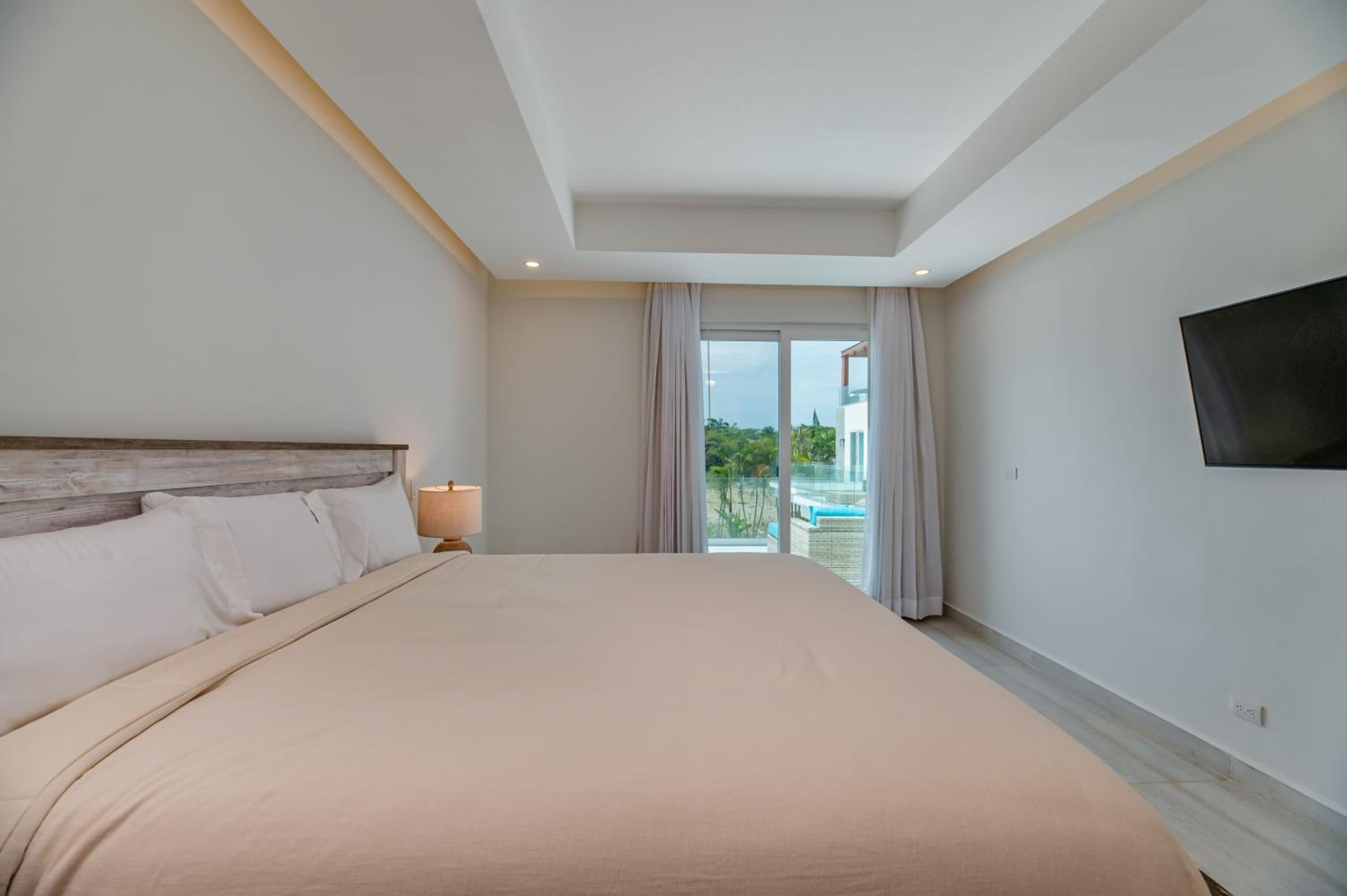 Ocean One Roatan view 2