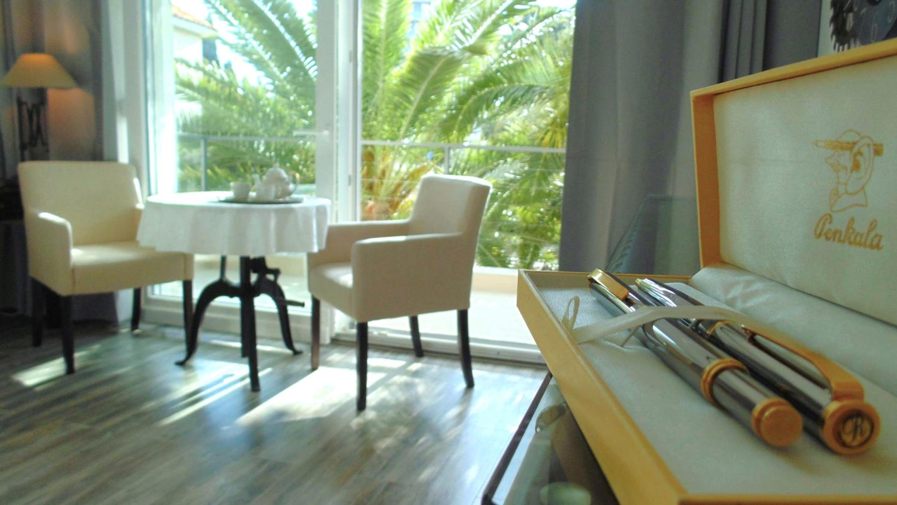 Refresh Boutique Apartments