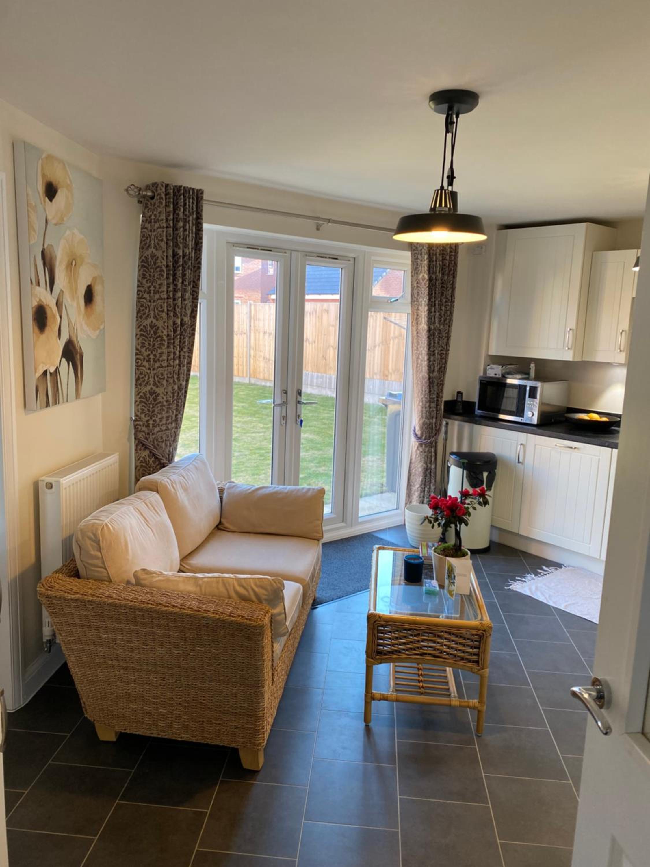 Comfortable 5-Guests Abode - In Quiet Village