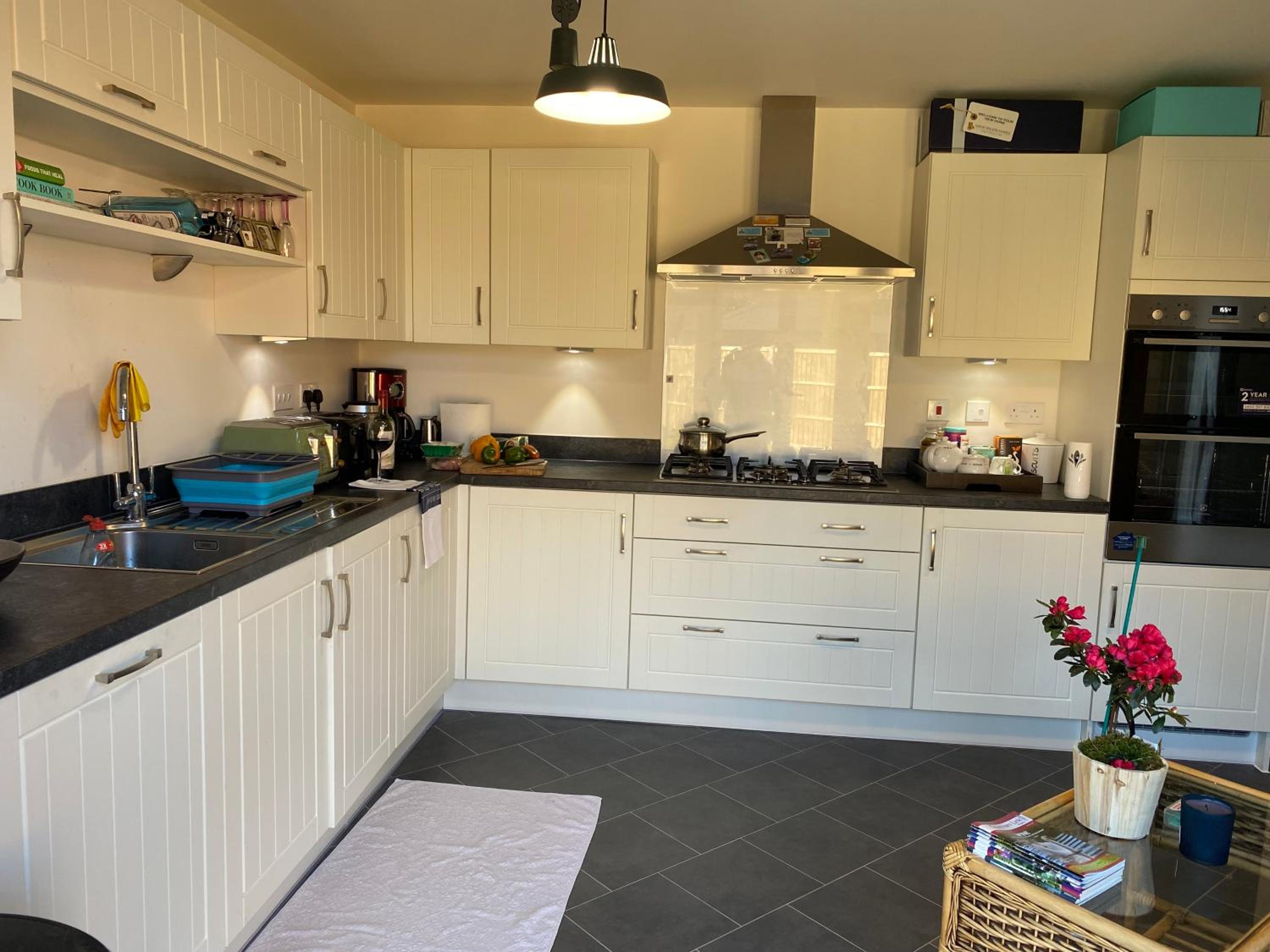 Comfortable 5-Guests Abode - In Quiet Village