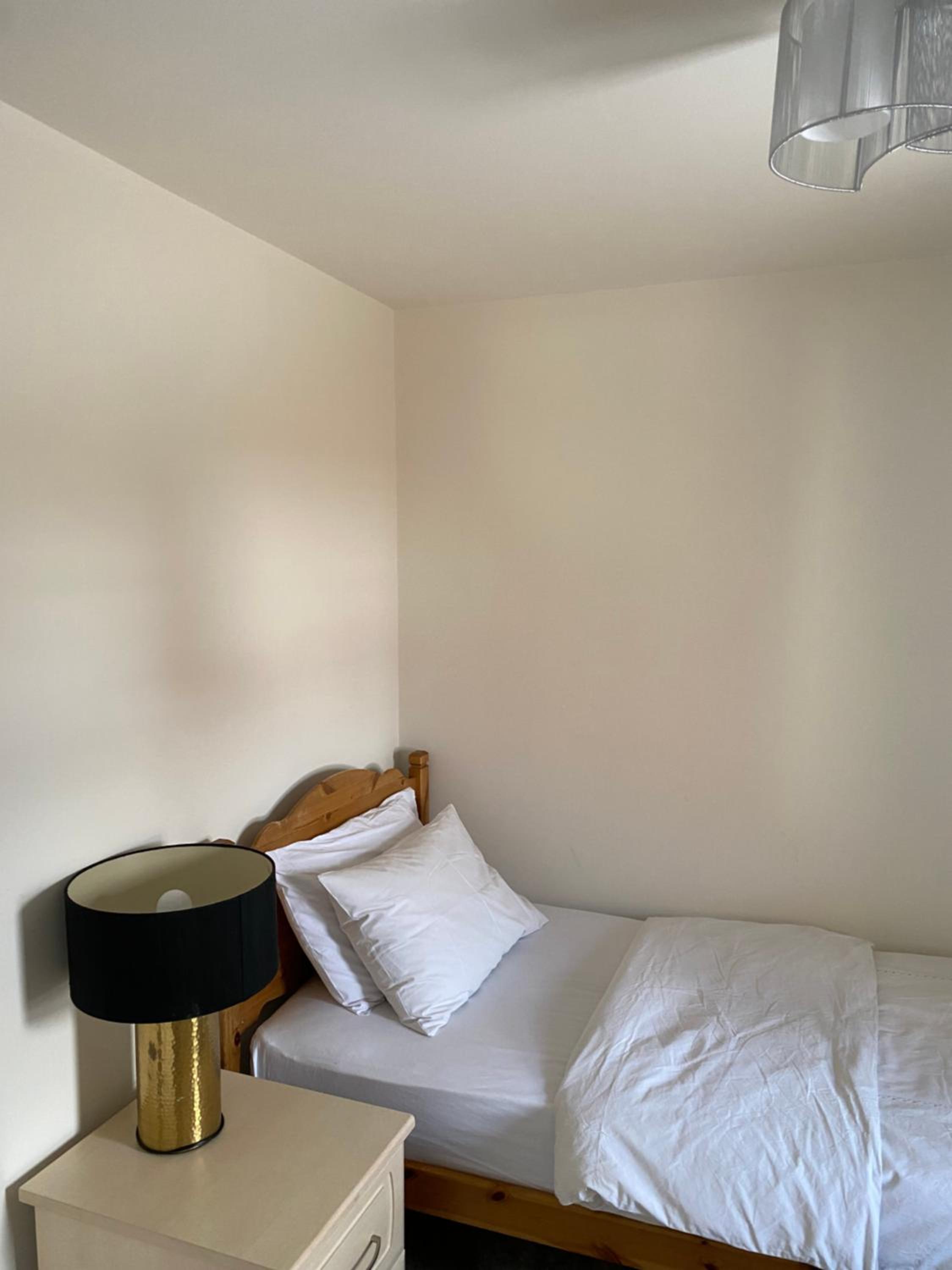 Comfortable 5-Guests Abode - In Quiet Village