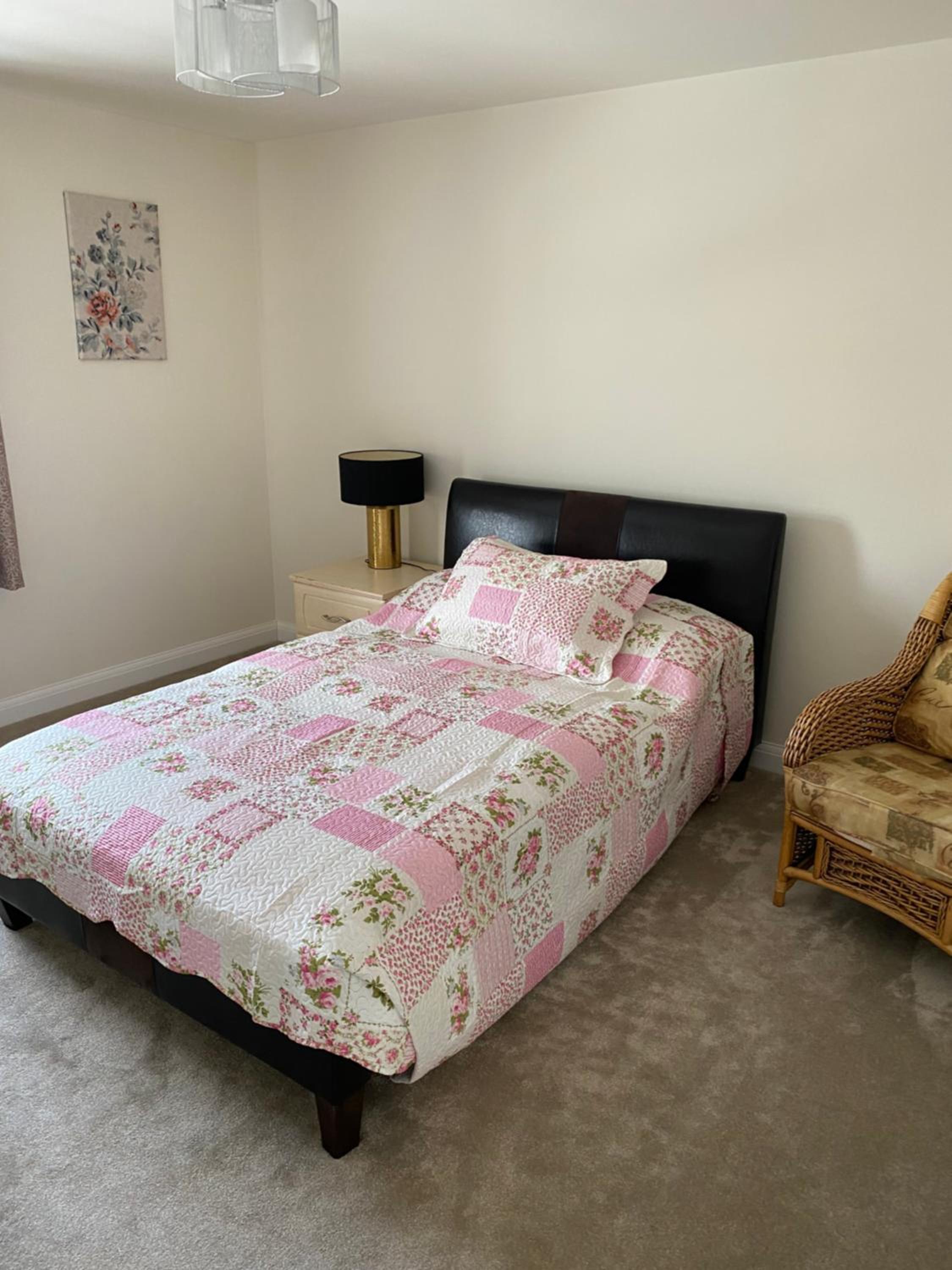 Comfortable 5-Guests Abode - In Quiet Village