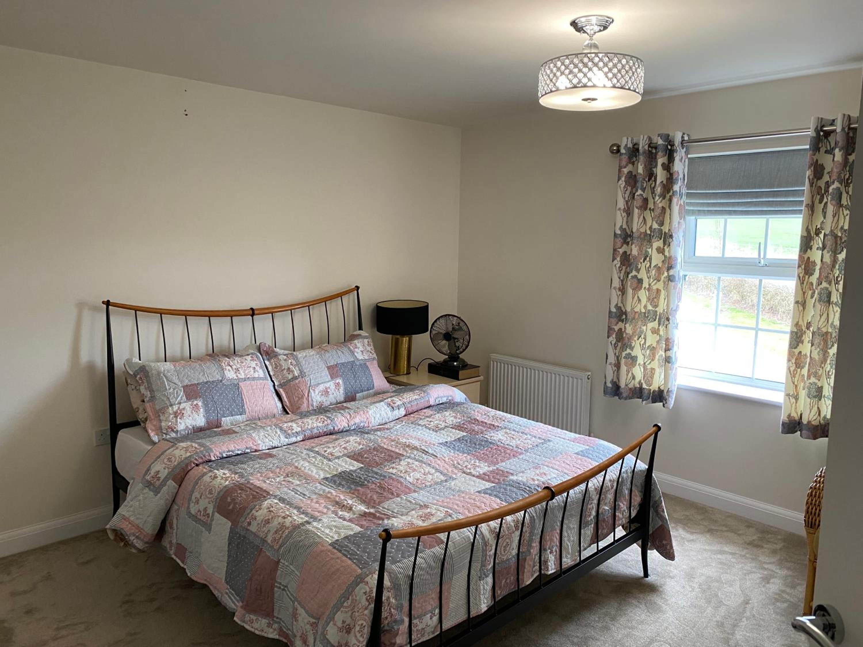 Comfortable 5-Guests Abode - In Quiet Village