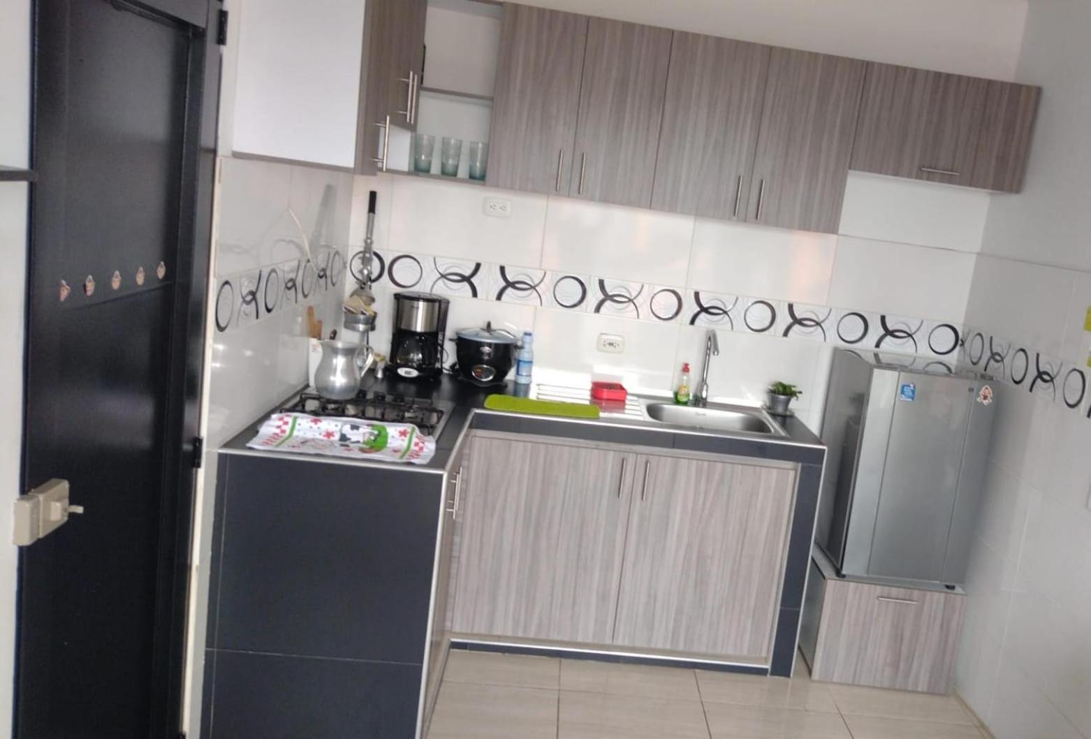 Apartamento vacacional con piscina y parqueadero