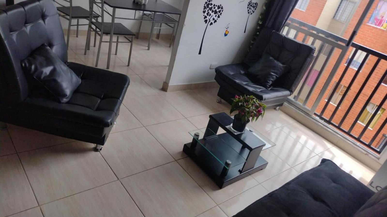 Apartamento vacacional con piscina y parqueadero