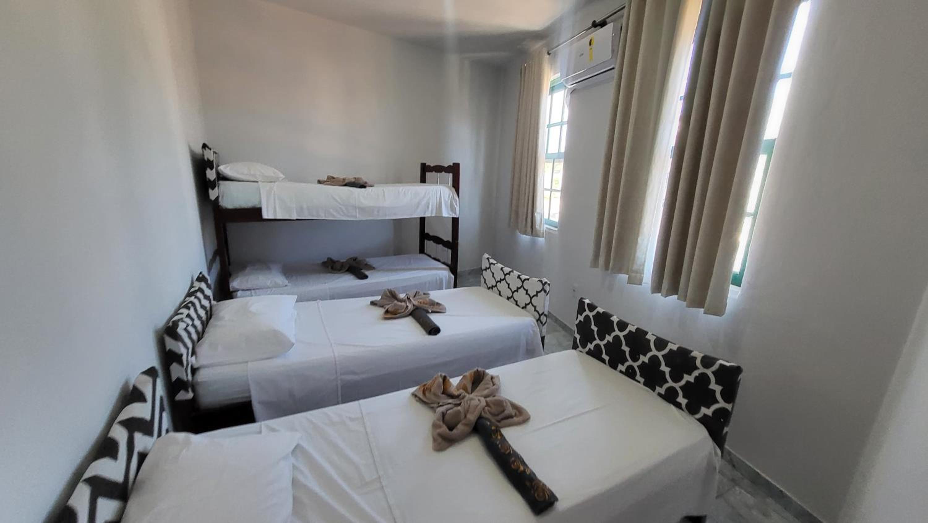 Tamboleiros Hotel & Hostel