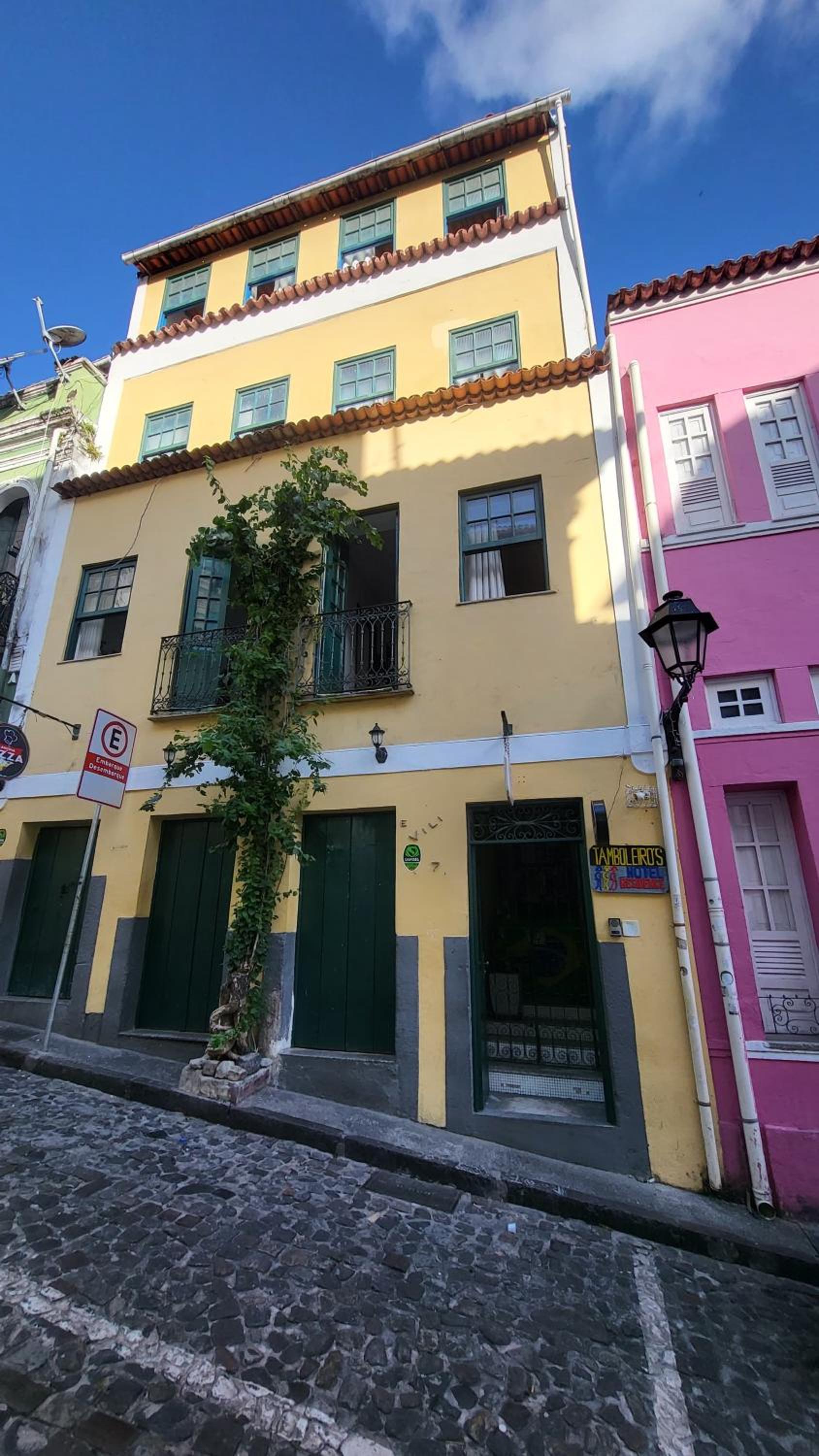Tamboleiros Hotel & Hostel