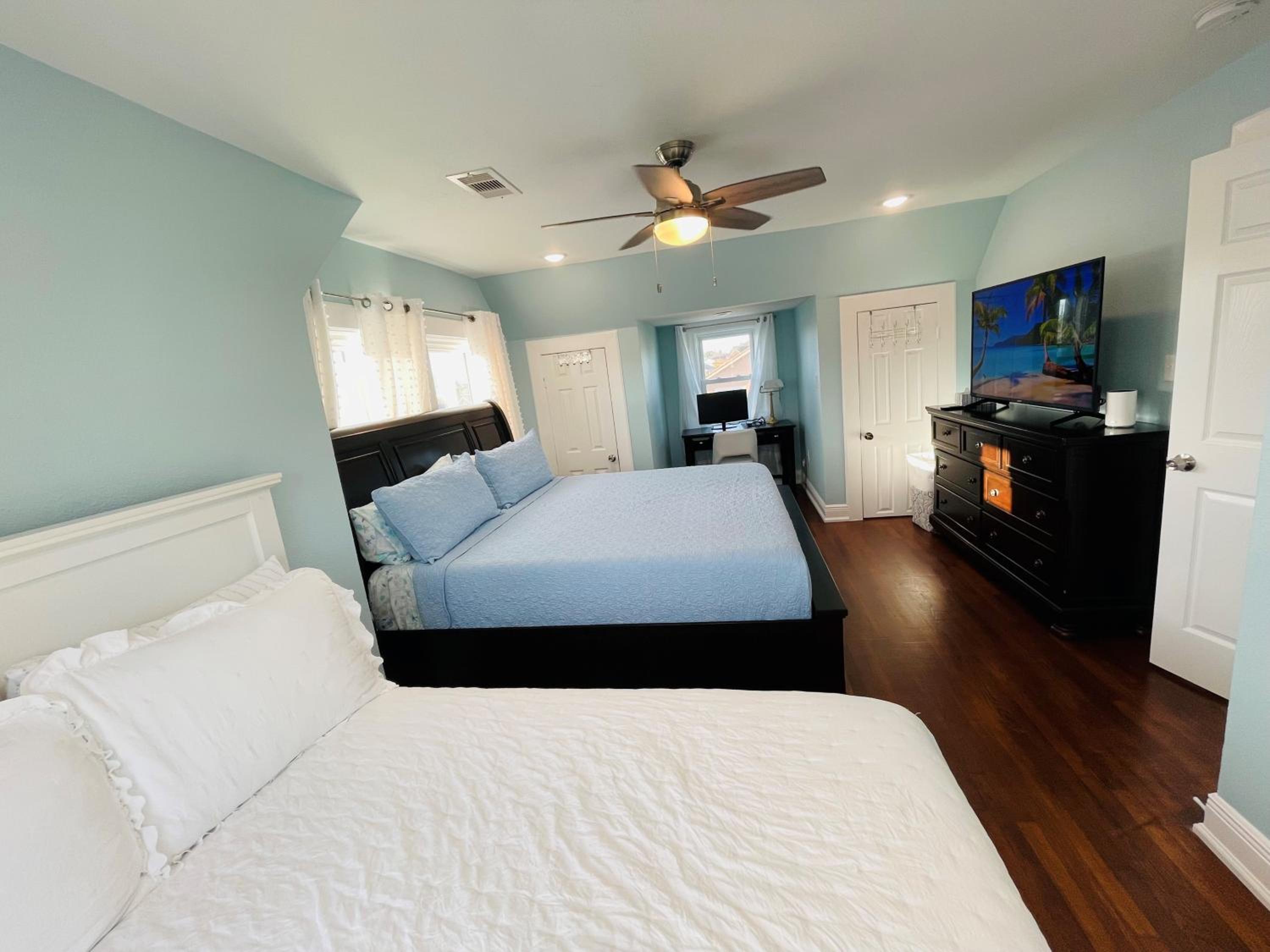 Ocean view, newly renovated home, central location, plenty of parkings