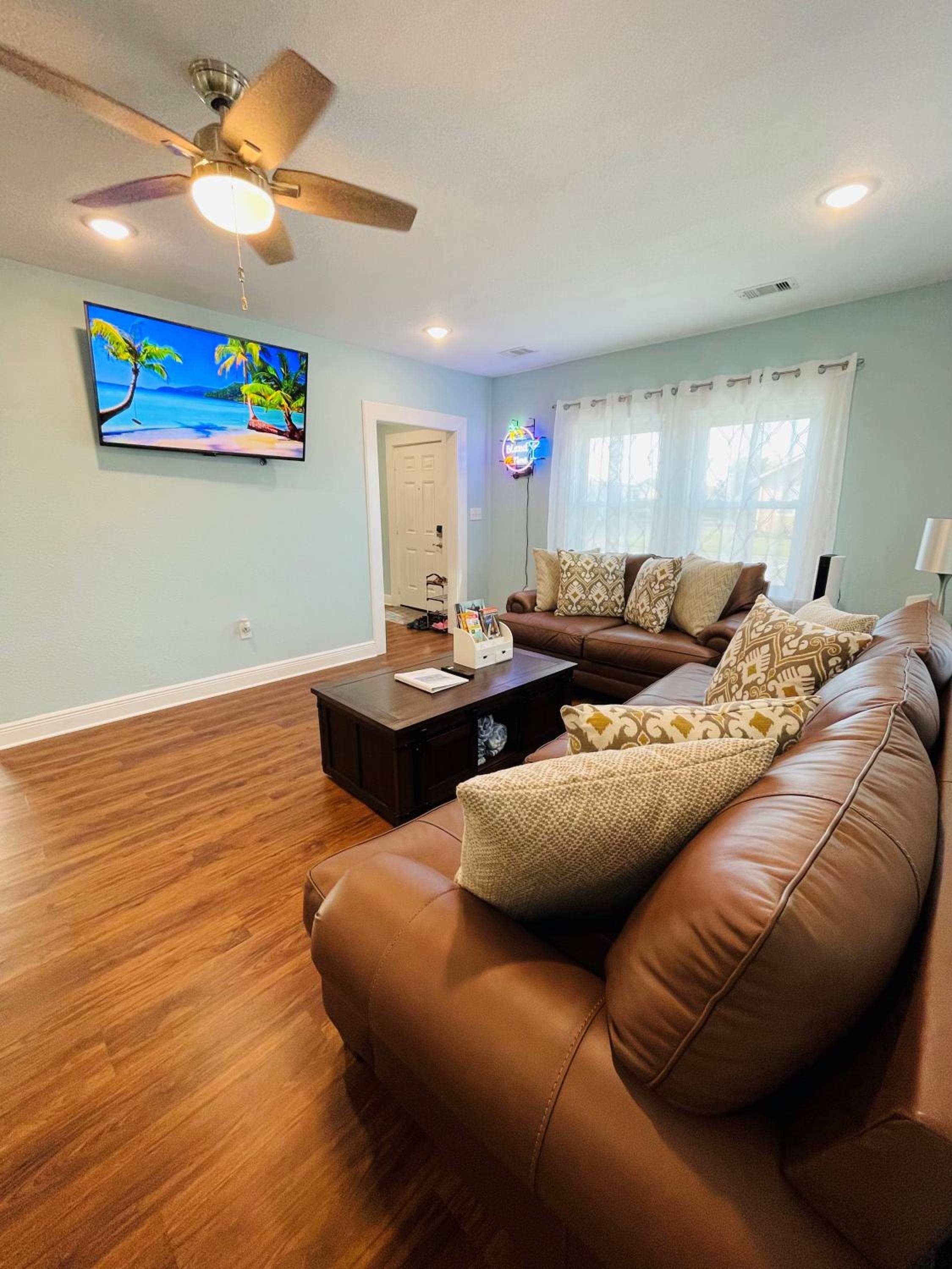 Ocean view, newly renovated home, central location, plenty of parkings