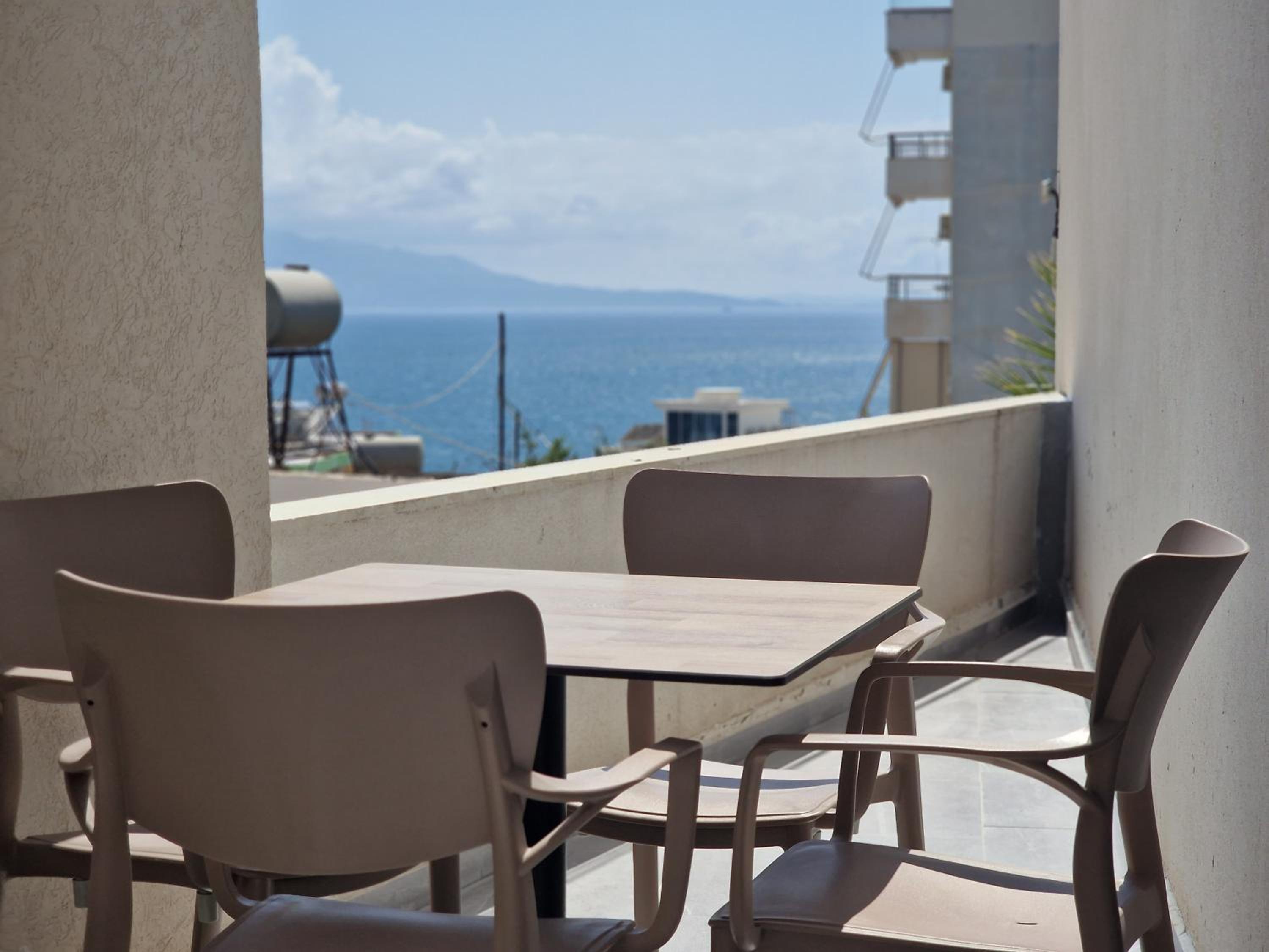 Joanna Suites