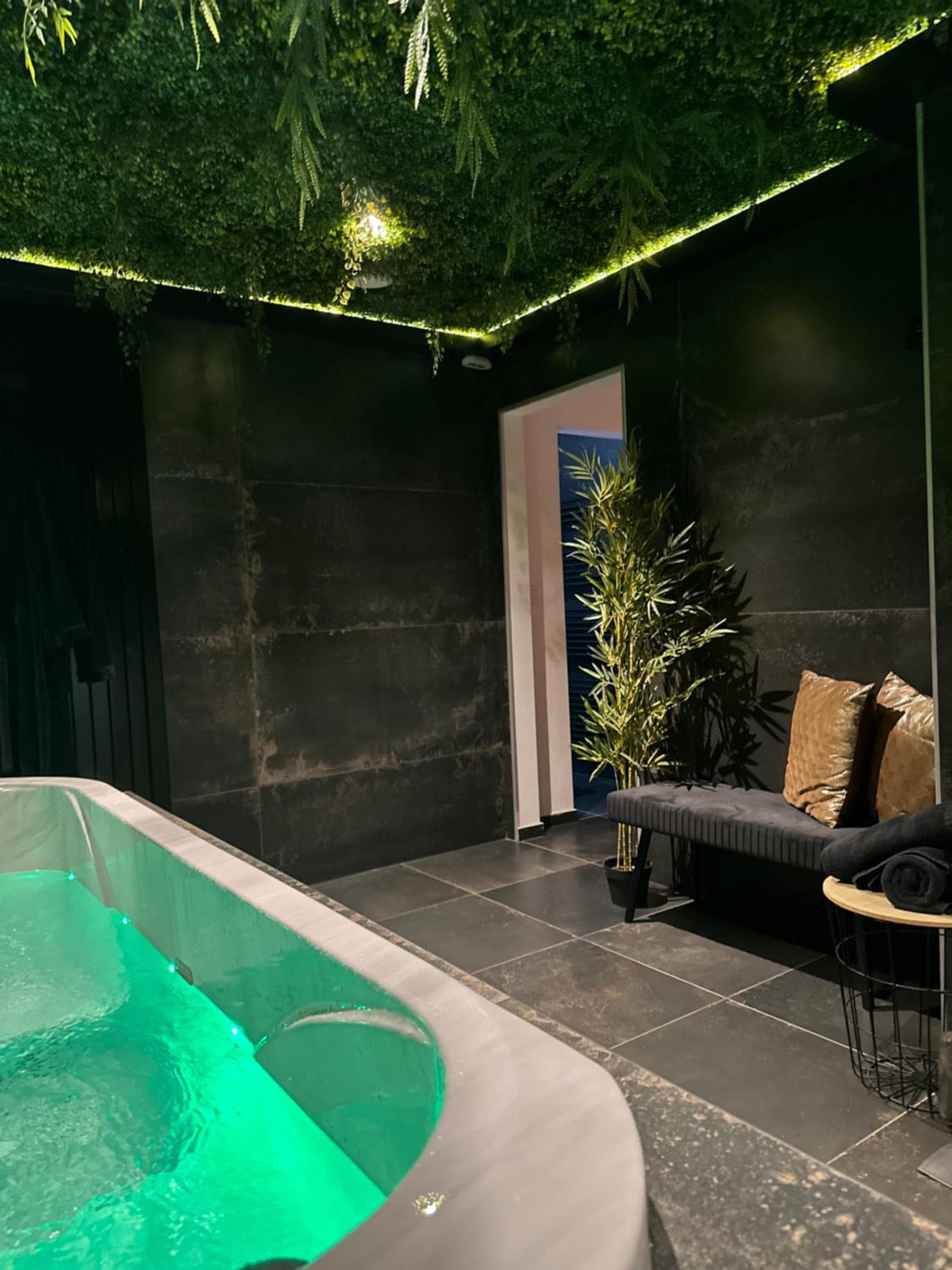 Suite Marie - Jacuzzi privé & sauna