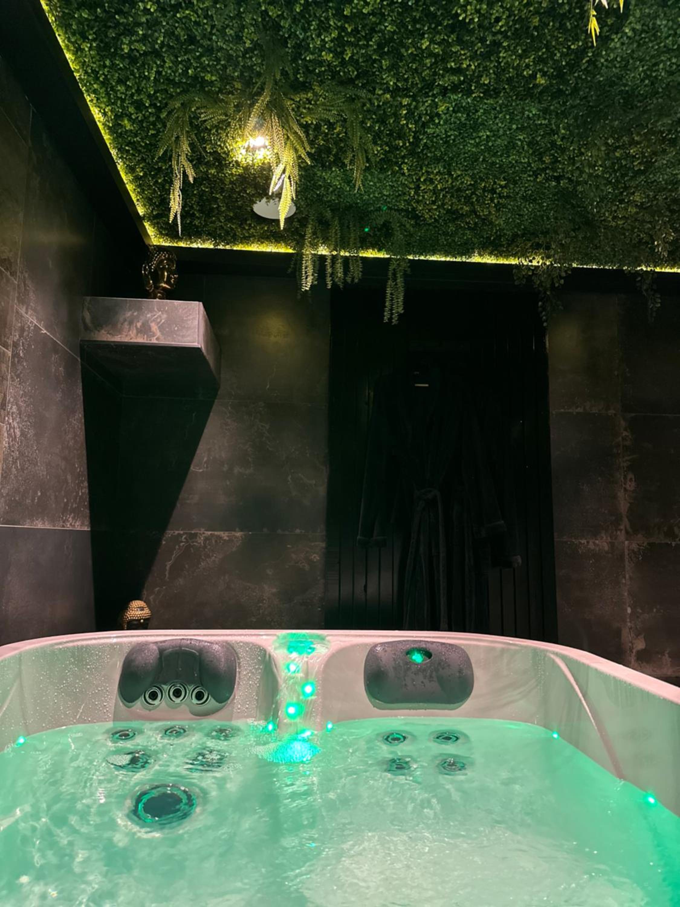 Suite Marie - Jacuzzi privé & sauna