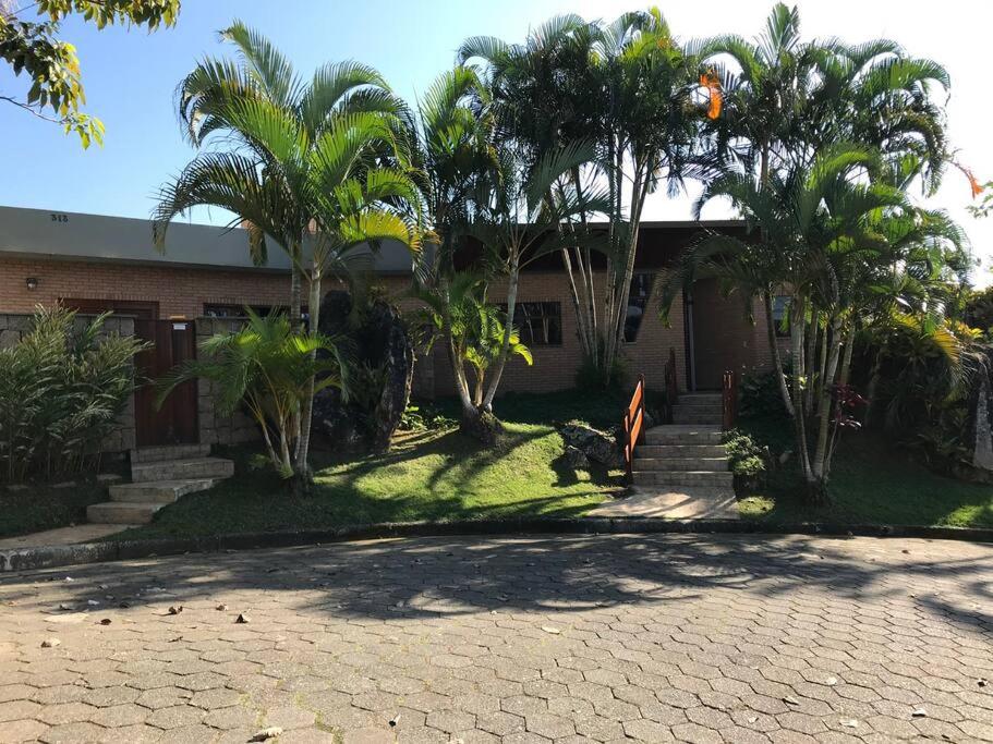 Casa com vista na praia das Toninhas Ubatuba