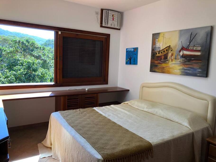 Casa com vista na praia das Toninhas Ubatuba
