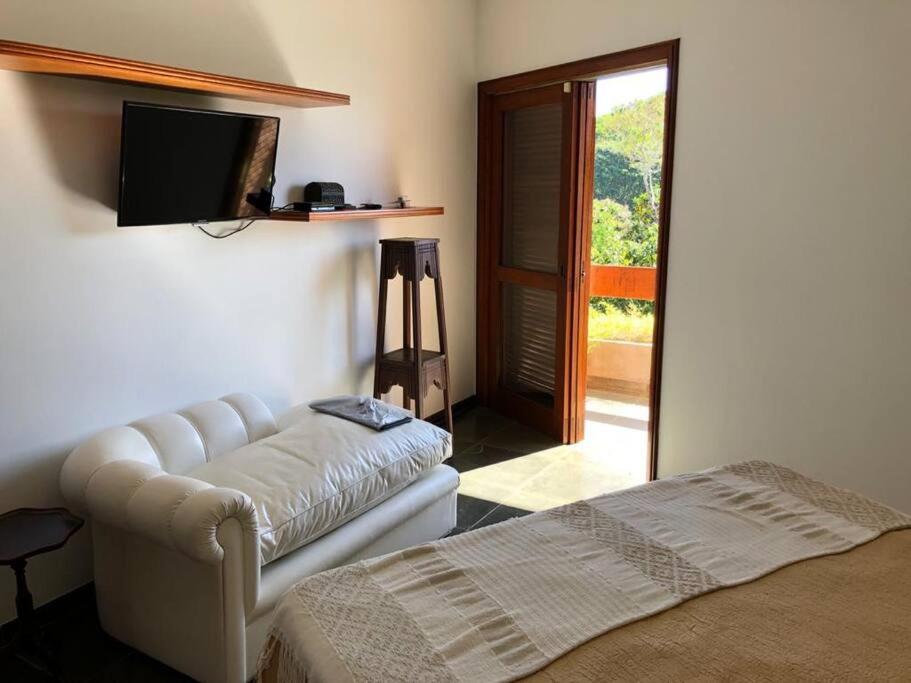 Casa com vista na praia das Toninhas Ubatuba