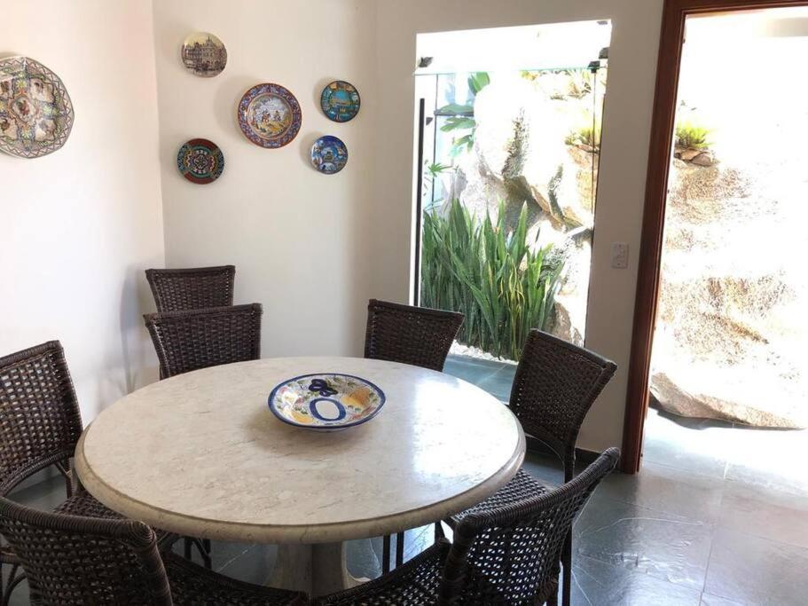 Casa com vista na praia das Toninhas Ubatuba