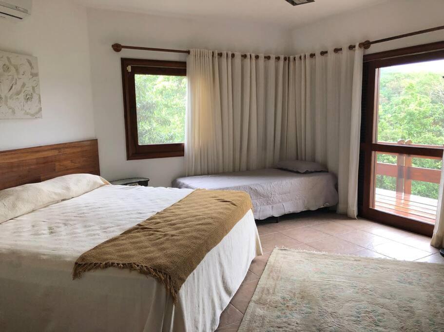 Casa com vista na praia das Toninhas Ubatuba
