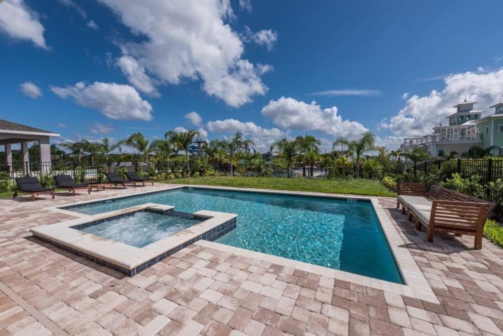 8 Bedroom Encore Home With Private Pool