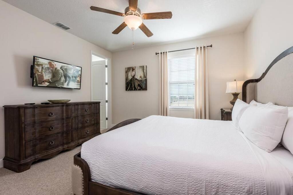 8 Bedroom Encore Home With Private Pool