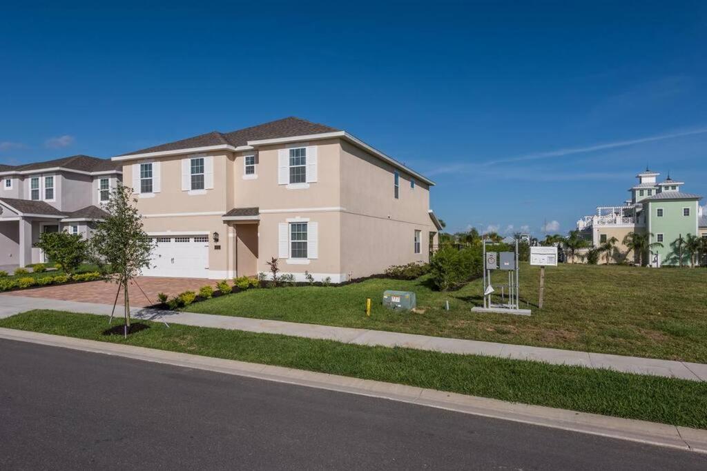 8 Bedroom Encore Home With Private Pool