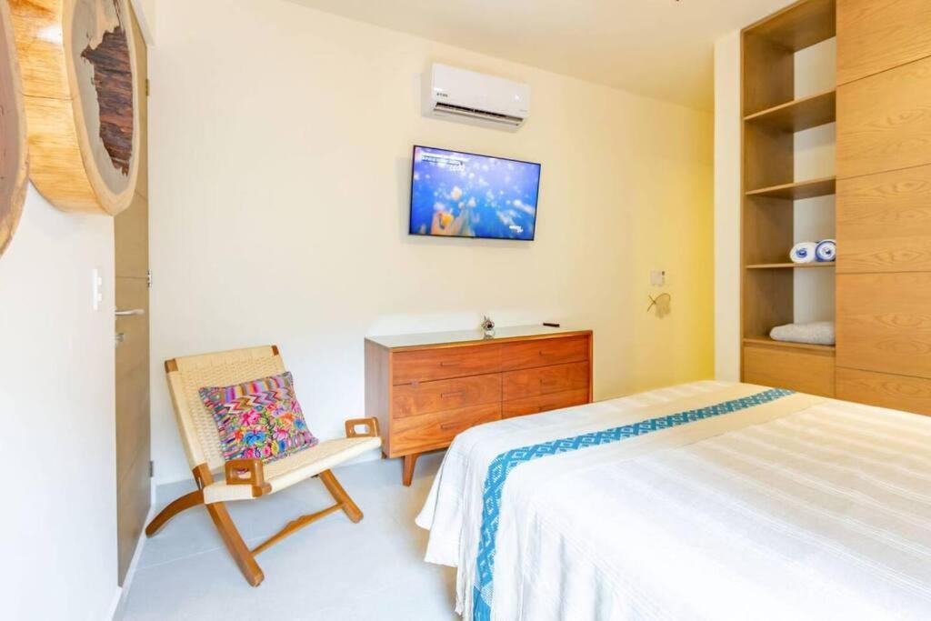 Tortuga Azul Private Terrace Rooftop Pool W BBQ Beach Access 11 Pools Free Beach Club view 3