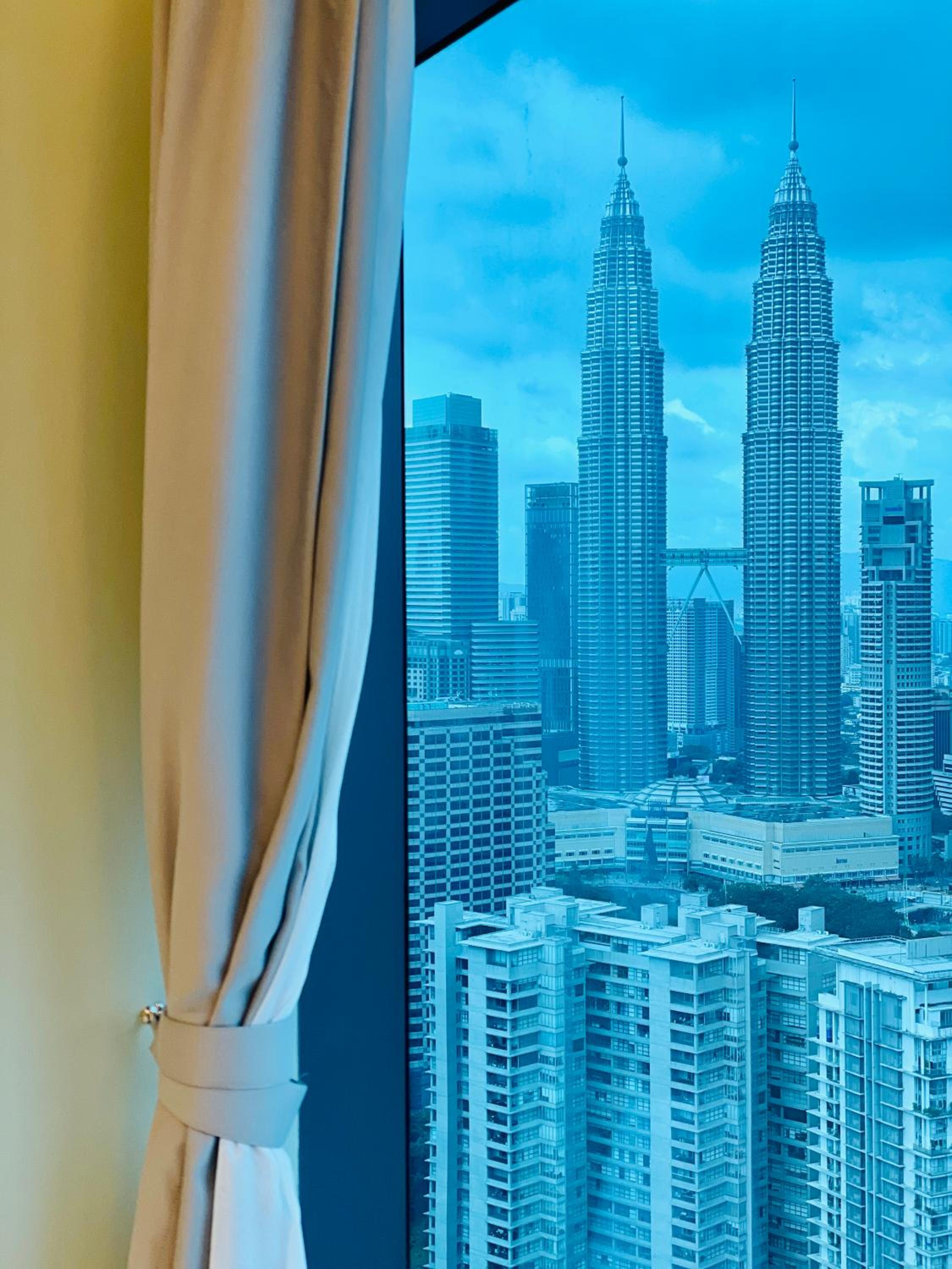 Eaton residences KLCC m@h