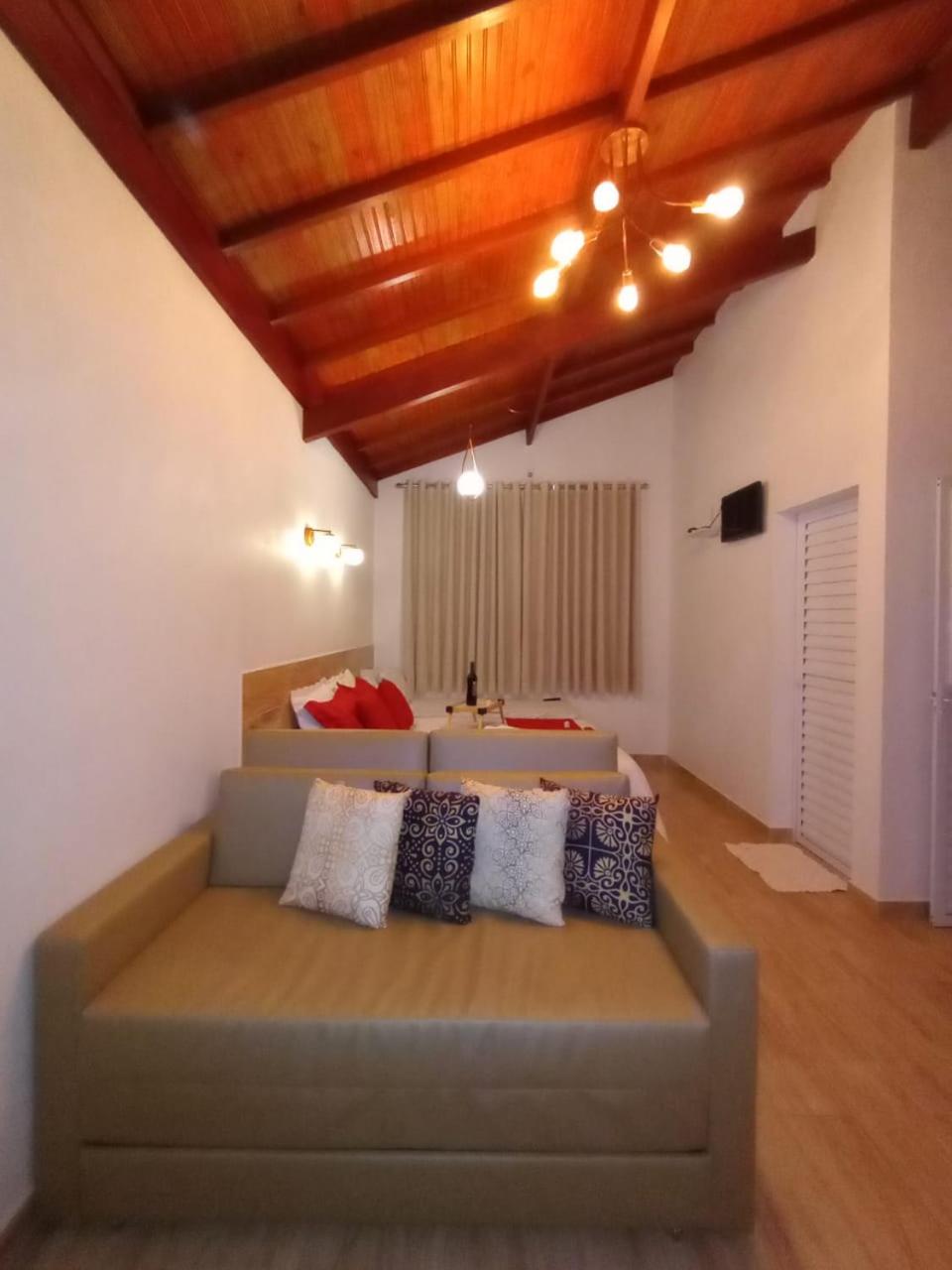 Cabanas Privativas com Jacuzzi, Cozinha, Churrasqueira e Decoração - Sitio Pauletto