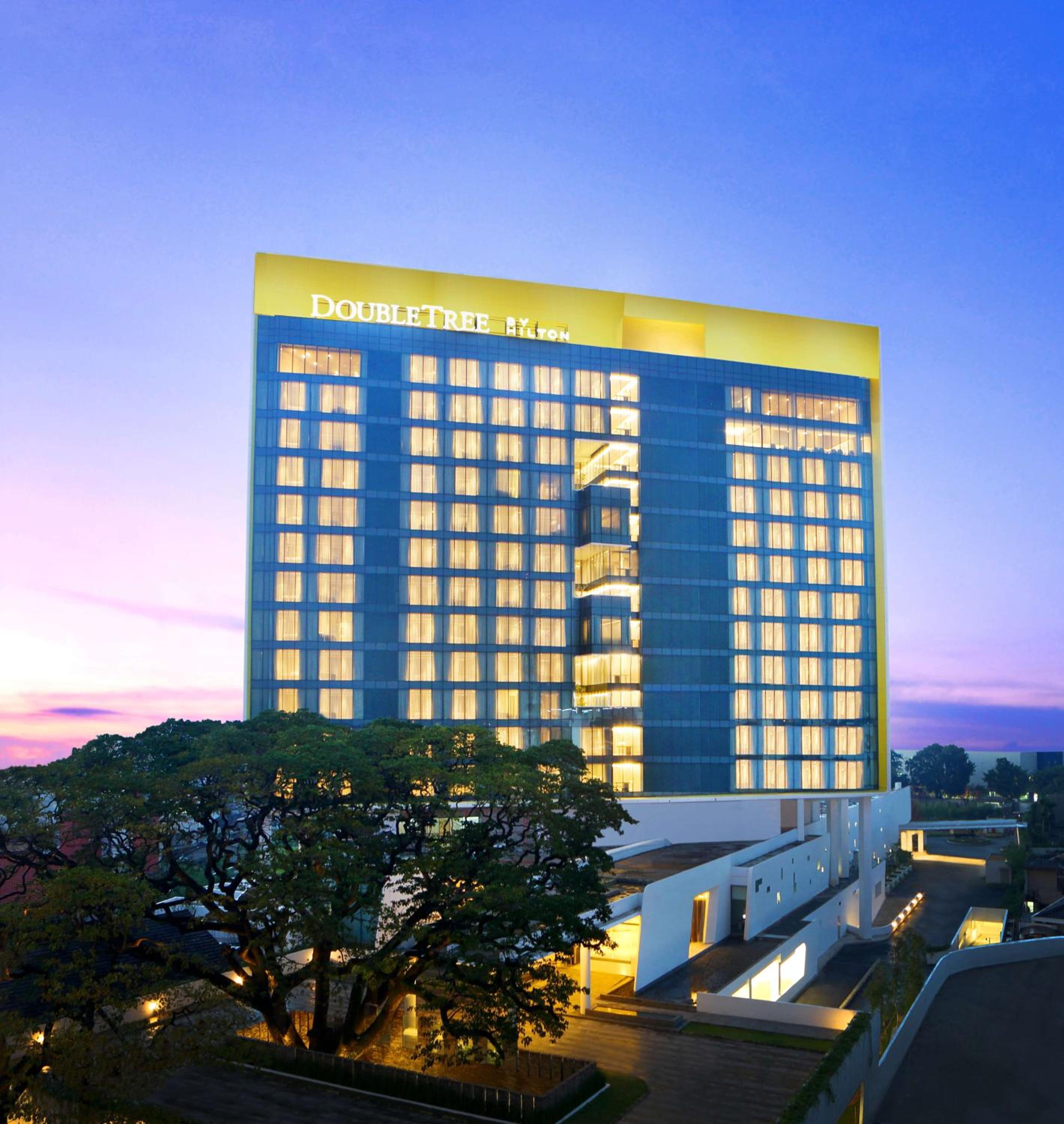 Hotel DoubleTree by Hilton Jakarta - Diponegoro - Image 1