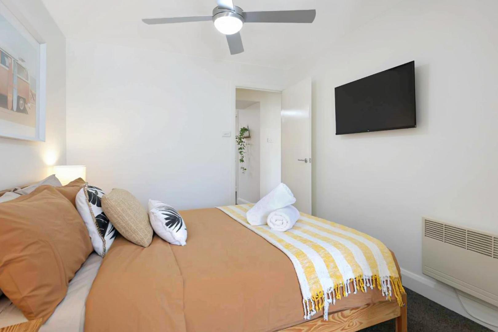 City Centre Unit Overlooking Ryrie Street!