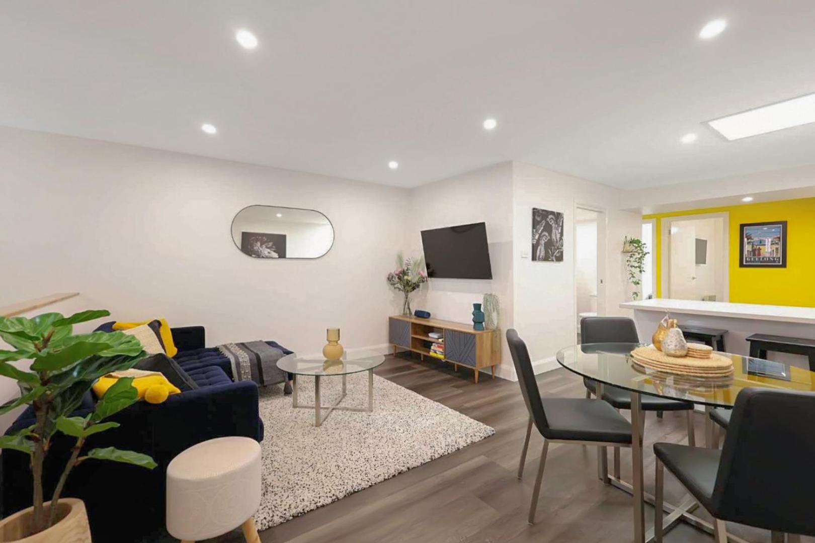 City Centre Unit Overlooking Ryrie Street!