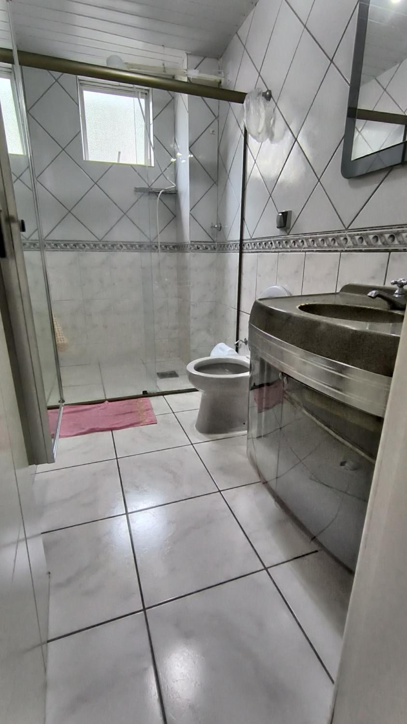 APARTAMENTO PRÓXIMO A PRAIA E SHOPPING RUSSI&RUSSI