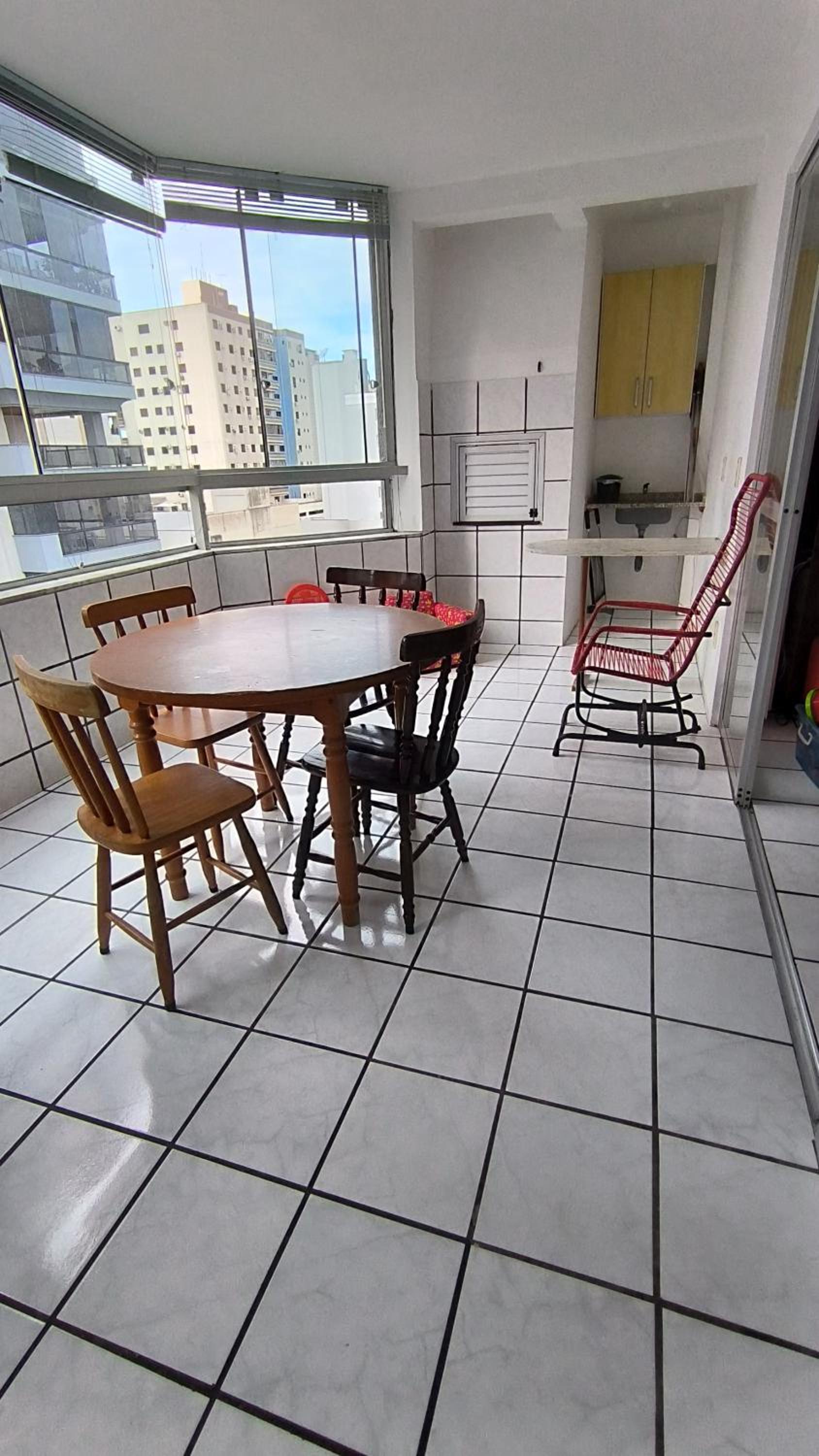 APARTAMENTO PRÓXIMO A PRAIA E SHOPPING RUSSI&RUSSI