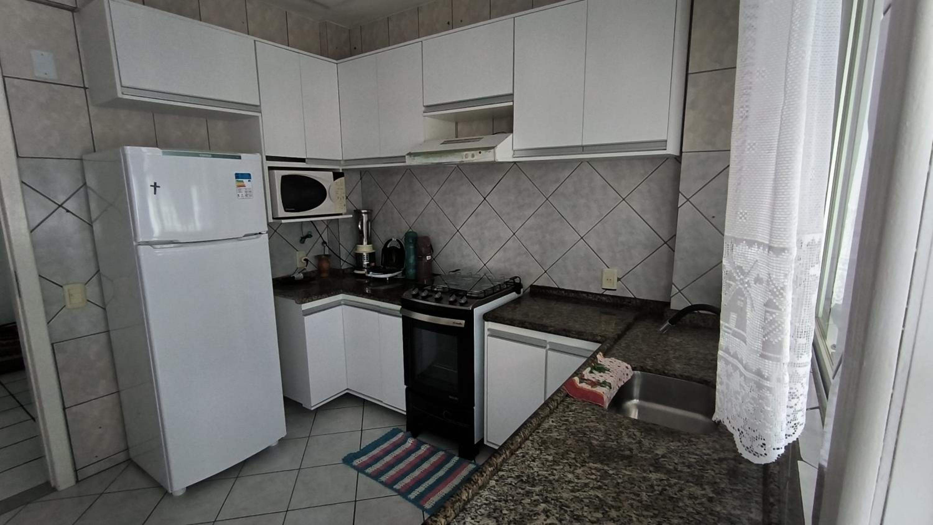 APARTAMENTO PRÓXIMO A PRAIA E SHOPPING RUSSI&RUSSI