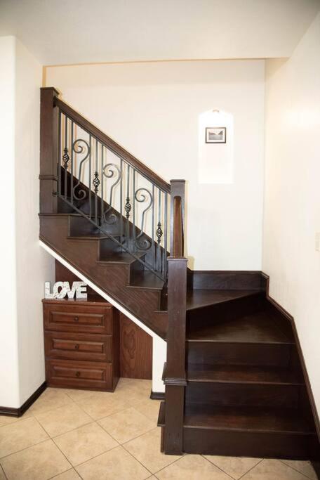 Modern 2 bed 2-bath next to University UTRGV view 2