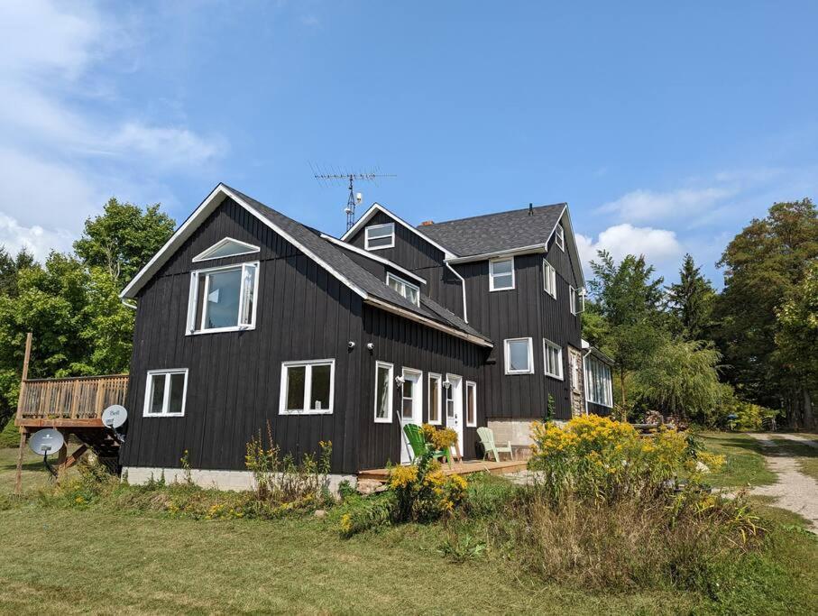 KJ's Farmhouse w/SwimSpa Retreat