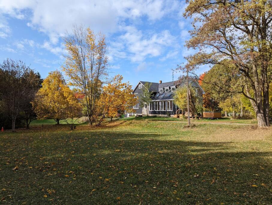 KJ's Farmhouse w/SwimSpa Retreat