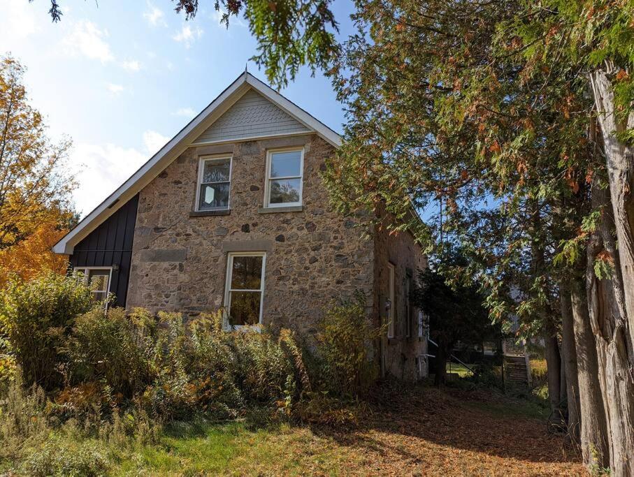 KJ's Farmhouse w/SwimSpa Retreat