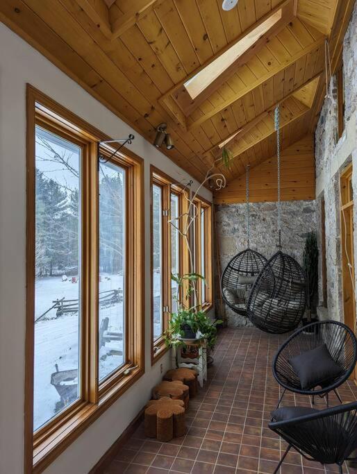 KJ's Farmhouse w/SwimSpa Retreat