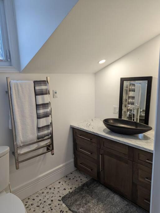 KJ's Farmhouse w/SwimSpa Retreat