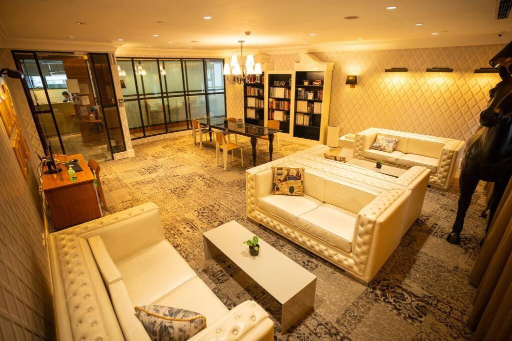 lounge